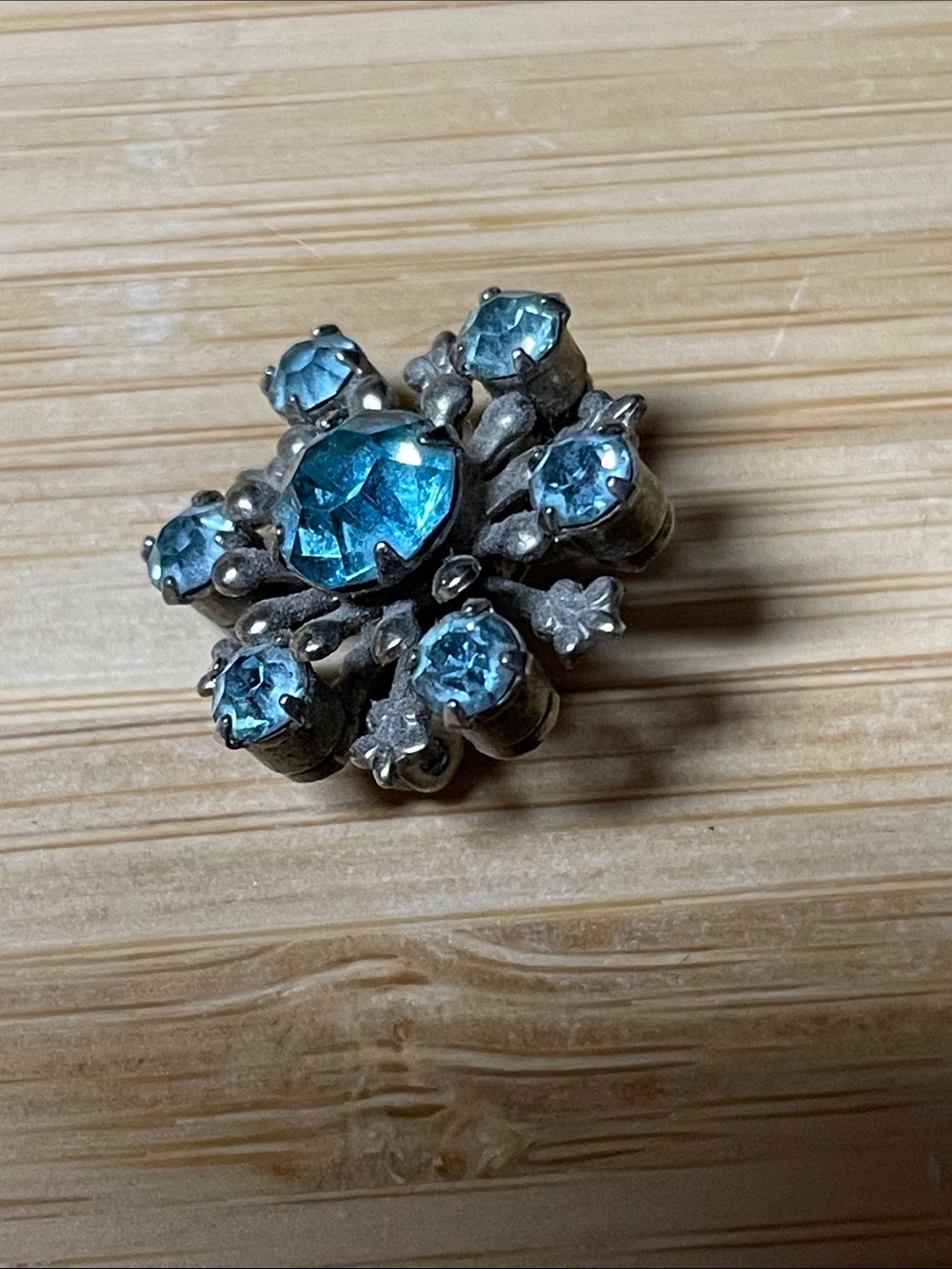 Vintage Blue Crystal snowflake scatter pin - Picture 2 of 5